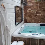A L'origine Bed & Breakfast 4*