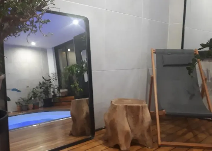 A L'origine לינה וארוחת בוקר